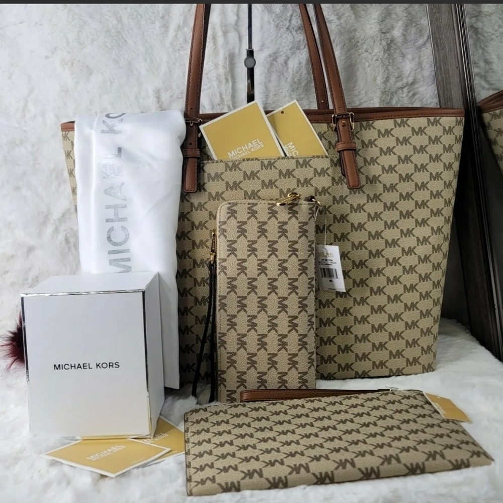 Michael Kors 4 SET Designer Signature Purse Bag Wallet Wristlet Pom NWT - Picture 6 of 11